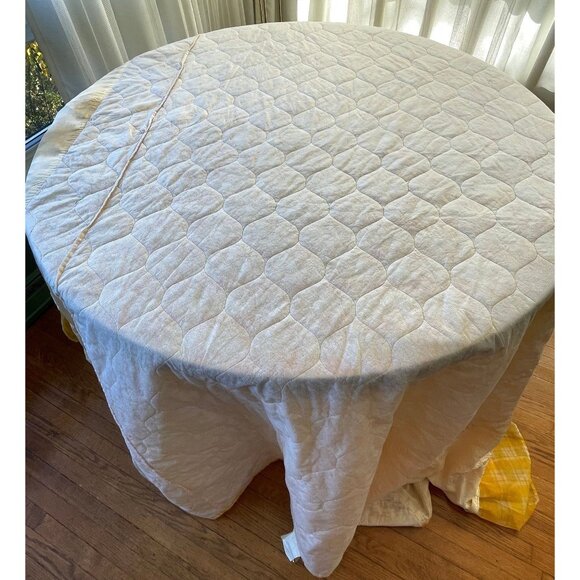 Vintage 70s quilted bedspread, yellow checkered, ruffled satin bed cover, twin - Picture 5 of 9